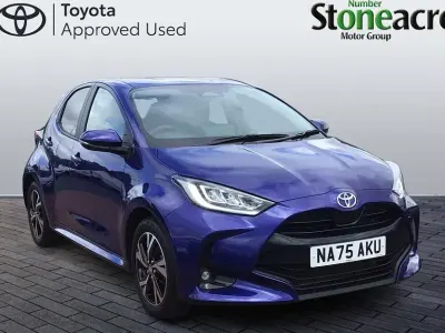 Used Toyota Yaris Design 116 HP (85 kW) 2025 Blue Hatchback