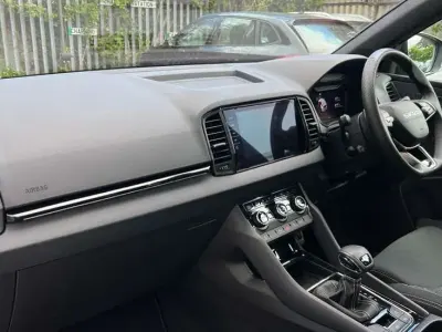 Used Skoda Karoq SportLine 150 HP (110 kW) 2023 White SUV