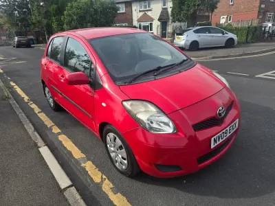 Used Toyota Yaris 101 HP (74 kW) 2009 Red Hatchback