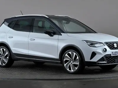 Begagnad Seat Arona FR 110 HK (80 kW) 2023 Vit SUV