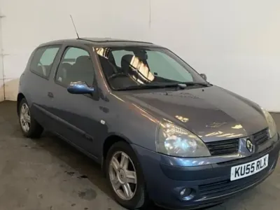 Used Renault Clio II Dynamique 2005 Blue Hatchback