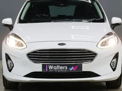Used Ford Fiesta Zetec 101 HP (74 kW) 2018 White Hatchback