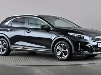 Usado Kia XCeed 139 HP (102 kW) 2023 Preto SUV