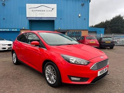 Used Ford Focus Zetec 125 HP (91 kW) 2018 Red Hatchback