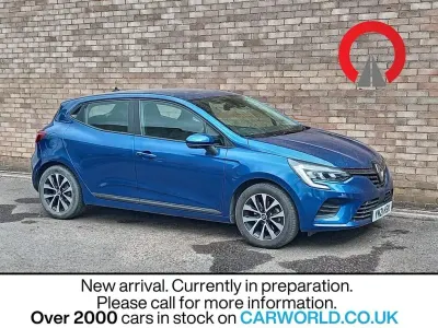 Used Renault Clio Iconic 100 HP (73 kW) 2021 Blue Hatchback