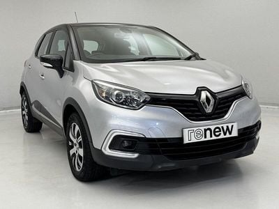 Used Renault Captur 90 HP (66 kW) 2018 Silver & black  SUV