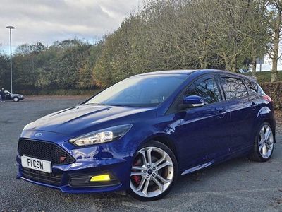Used Ford Focus ST 250 HP (183 kW) 2015 Blue Hatchback