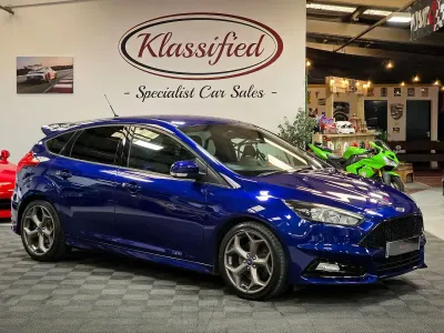 Used Ford Focus ST 2016 Blue Hatchback