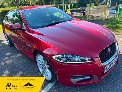 Begagnad Jaguar XF Premium Luxury 2013 Röd Sedan