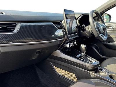 Begagnad Renault Arkana Engineered 140 HK (102 kW) 2023 Vit SUV