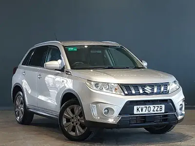 Käytetty Suzuki Vitara SZ-T 140 HP (102 kW) 2020 Hopea Katumaasturi