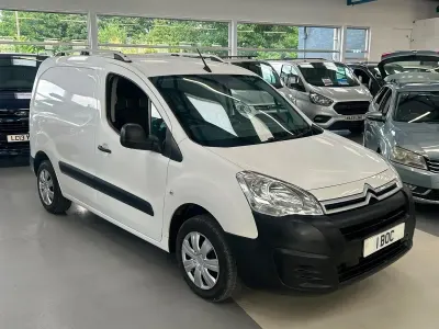 Used Citroën Berlingo 100 HP (73 kW) 2017 White MPV