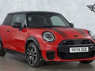 Usado Mini Cooper Hatch 154 HP (113 kW) 2024 Vermelho Citadino