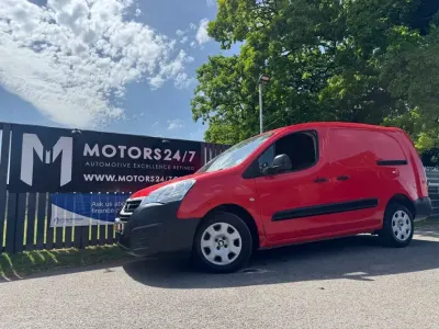 Used Peugeot Partner S 110 HP (80 kW) 2018 Red