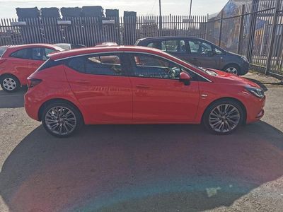 Used Vauxhall Astra SRi 136 HP (100 kW) 2015 Red Hatchback