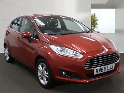 Used Ford Fiesta Zetec 100 HP (73 kW) 2016 Red Hatchback
