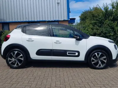 Used Citroën C3 Shine 102 HP (75 kW) 2022 White Hatchback