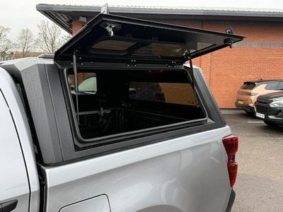 New Isuzu D-Max 163 HP (119 kW) 2025 564 spinel red Pickup