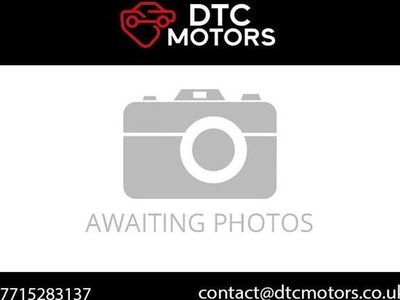 Used Vauxhall Insignia Design Edition 136 HP (100 kW) 2017 Silver Hatchback