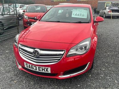 Used Vauxhall Insignia Design Edition 140 HP (102 kW) 2013 Red Hatchback