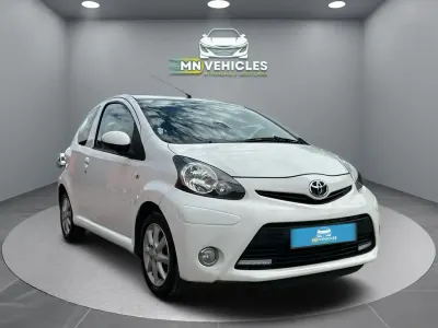 Used Toyota Aygo 67 HP (49 kW) 2013 White Hatchback