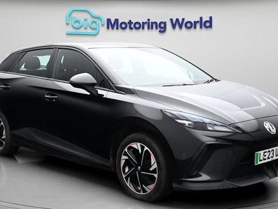 Begagnad MG MG4 EV SE 150 kW (204 HK) 2024 Halvkombi