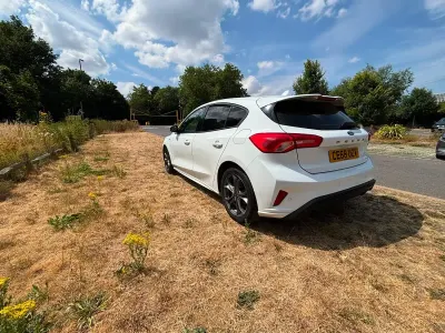 Used Ford Focus ST-Line 125 HP (91 kW) 2018 White Hatchback