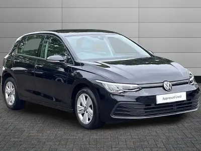 Used VW Golf VIII Life 150 HP (110 kW) 2023 Deep black Hatchback