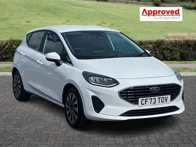 Używany Ford Fiesta Titanium 2024 Biały Hatchback