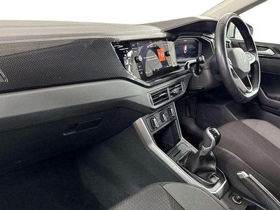 Used VW Polo Life 94 HP (69 kW) 2022 White Hatchback