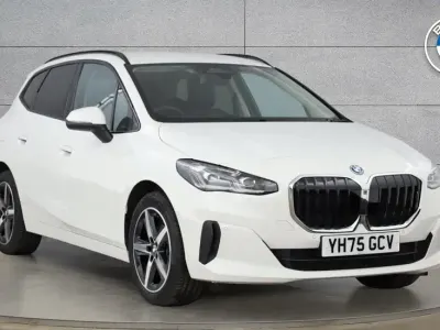 Usado BMW 225 Active Tourer Sport Line 242 CV (177 kW) 2025 Blanco Monovolumen