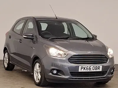 Usado Ford Ka Plus Zetec 70 HP (51 kW) 2016 Cinzento Citadino
