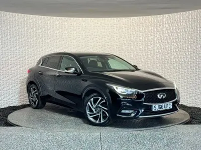 Used Infiniti Q30 Premium 109 HP (80 kW) 2016 Black Hatchback