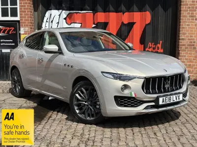 Used Maserati Levante GranLusso 430 HP (316 kW) 2018 Yellow SUV