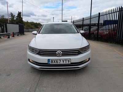Used VW Passat Business 120 HP (88 kW) 2017 White Estate
