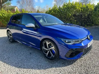 Używany VW Golf VII R 320 KM (235 kW) 2021 Niebieski Hatchback