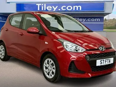 Used Hyundai i10 SE 67 HP (49 kW) 2017 Red Hatchback