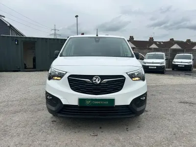Used Vauxhall Combo S 130 HP (95 kW) 2022 White MPV