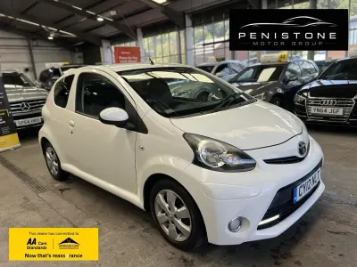 Used Toyota Aygo 68 HP (50 kW) 2012 White Hatchback