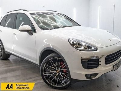 Used Porsche Cayenne 262 HP (192 kW) 2017 White SUV