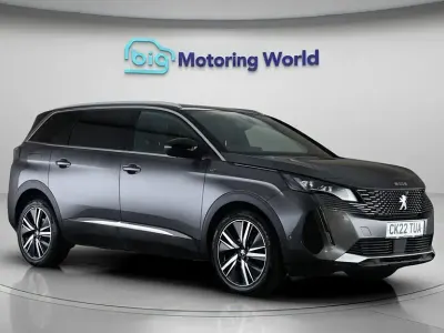 Używany Peugeot 5008 Premium 130 KM (95 kW) 2022 Szary SUV