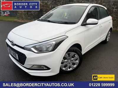 Used Hyundai i20 75 HP (55 kW) 2017 White Hatchback