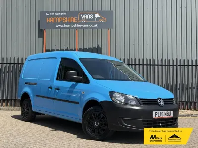Usado VW Caddy Startline 102 HP (75 kW) 2015 Azul Monovolume