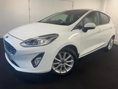 Używany Ford Fiesta Titanium 100 KM (73 kW) 2019 Biały Hatchback