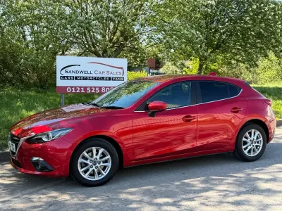 Used Mazda 3 2014 Red Hatchback