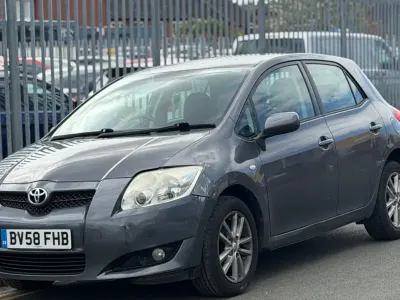 Usado Toyota Auris 124 HP (91 kW) 2008 Cinzento Citadino