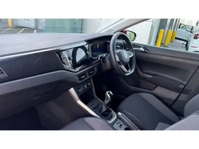 Used VW Polo Life 95 HP (69 kW) 2024 Red Hatchback