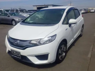 Używany Honda Jazz SE 102 KM (75 kW) 2015 Biały Hatchback
