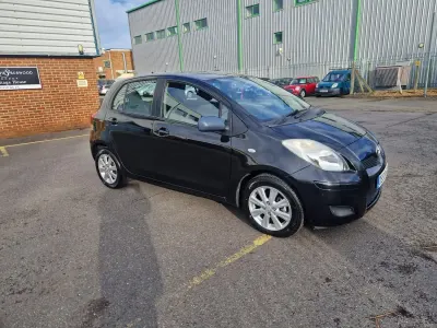 Używany Toyota Yaris 2009 Czarny Hatchback