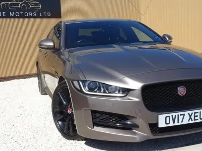 Używany Jaguar XE R-Sport 180 KM (132 kW) 2017 Brązowy Sedan/Limuzyna